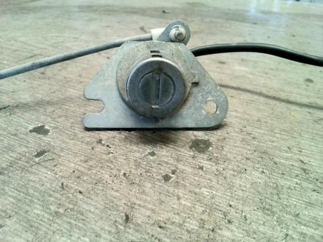 bontott CHEVROLET KALOS Csomagtérajtó Zárbetét