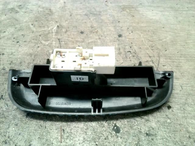 bontott CHEVROLET KALOS Jobb első Ablakemelő Kapcsoló