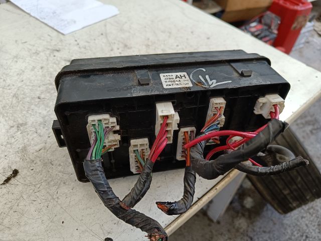 bontott CHEVROLET LACETTI Biztosítéktábla Motortér