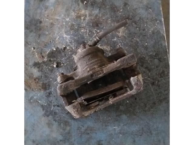 bontott CHEVROLET LACETTI Jobb első Féknyereg Munkahengerrel