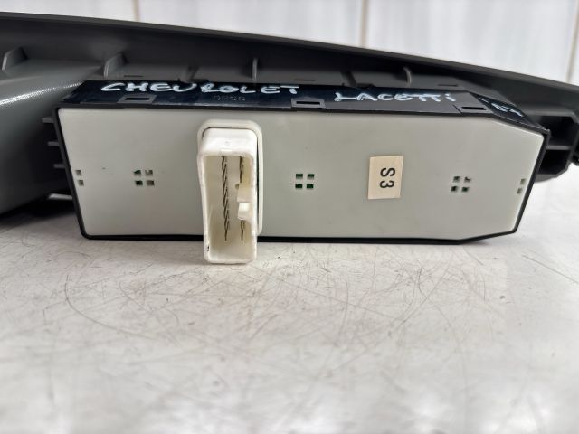 bontott CHEVROLET LACETTI Ablakemelő Kapcsoló Négyes / Kettes