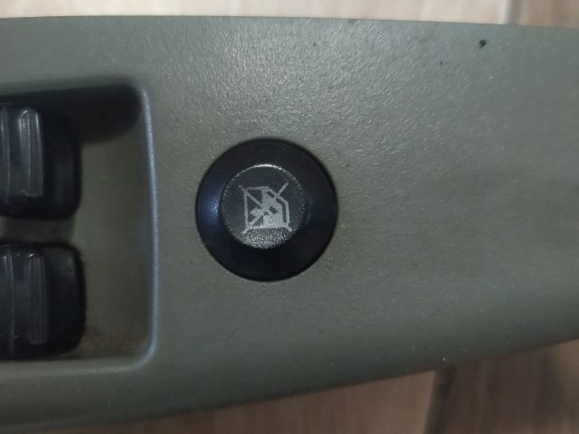 bontott CHEVROLET LACETTI Ablakemelő Kapcsoló Négyes / Kettes