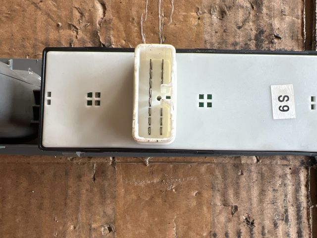 bontott CHEVROLET LACETTI Bal első Ablakemelő Kapcsoló