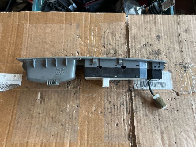 bontott CHEVROLET LACETTI Bal első Ablakemelő Kapcsoló