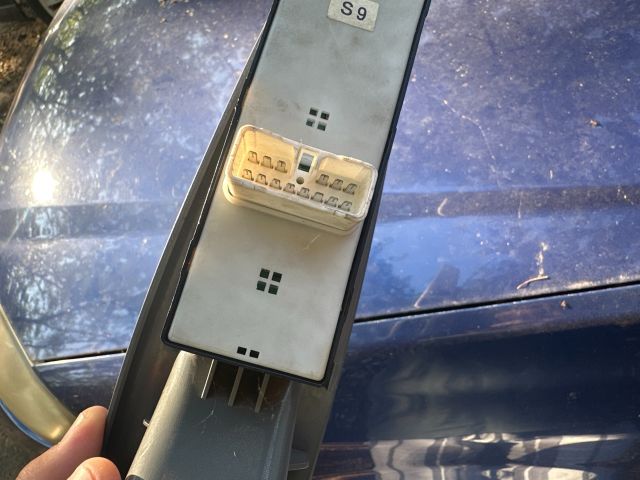 bontott CHEVROLET LACETTI Bal első Ablakemelő Kapcsoló