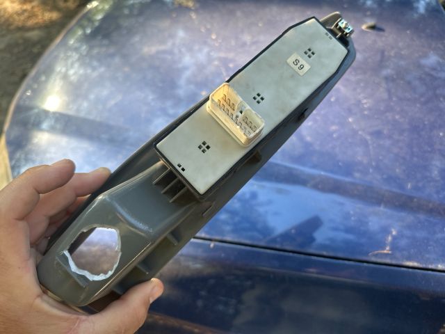 bontott CHEVROLET LACETTI Bal első Ablakemelő Kapcsoló