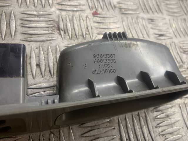 bontott CHEVROLET LACETTI Bal első Ablakemelő Kapcsoló