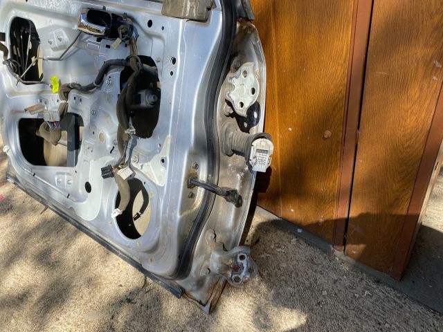 bontott CHEVROLET LACETTI Bal első Ajtó (Részeivel)