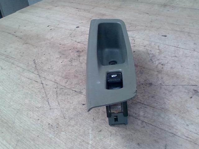 bontott CHEVROLET LACETTI Bal hátsó Ablakemelő Kapcsoló