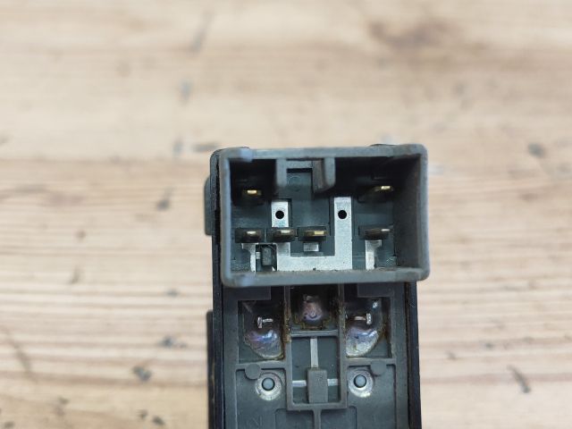 bontott CHEVROLET LACETTI Bal hátsó Ablakemelő Kapcsoló