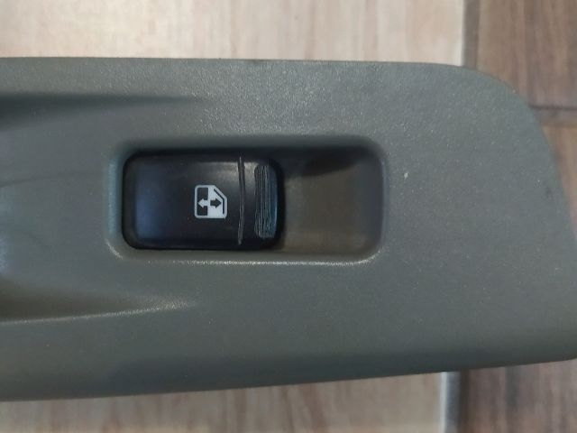 bontott CHEVROLET LACETTI Bal hátsó Ablakemelő Kapcsoló