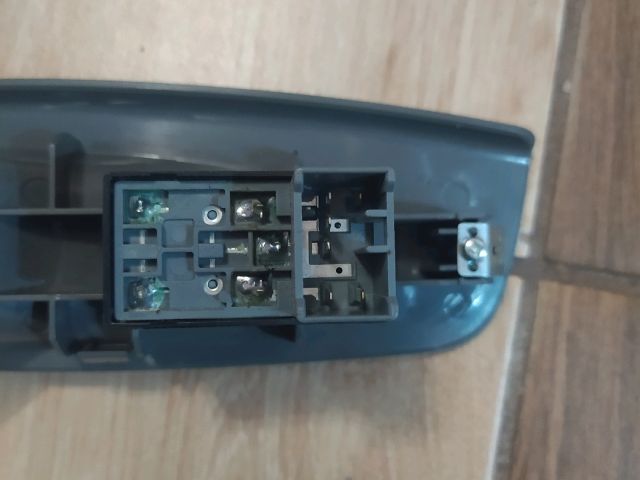 bontott CHEVROLET LACETTI Bal hátsó Ablakemelő Kapcsoló