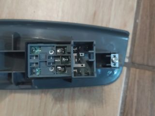 bontott CHEVROLET LACETTI Bal hátsó Ablakemelő Kapcsoló