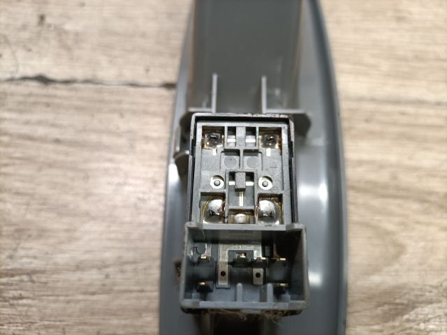 bontott CHEVROLET LACETTI Bal hátsó Ablakemelő Kapcsoló