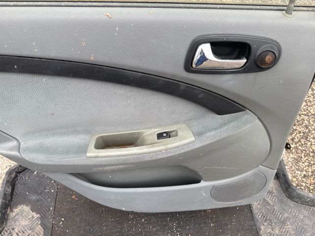 bontott CHEVROLET LACETTI Bal hátsó Ajtó (Részeivel)