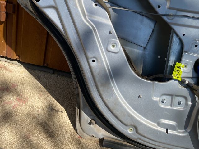 bontott CHEVROLET LACETTI Bal hátsó Ajtó (Részeivel)