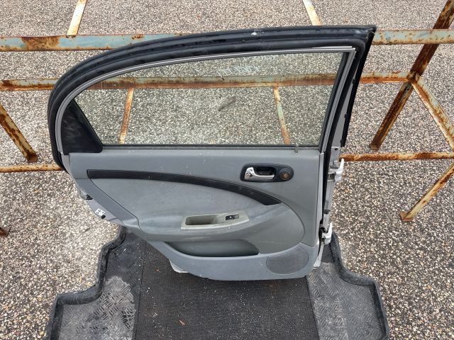 bontott CHEVROLET LACETTI Bal hátsó Ajtó (Részeivel)