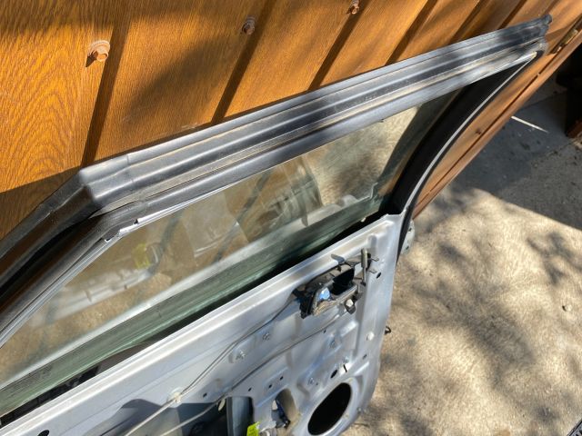 bontott CHEVROLET LACETTI Bal hátsó Ajtó (Részeivel)