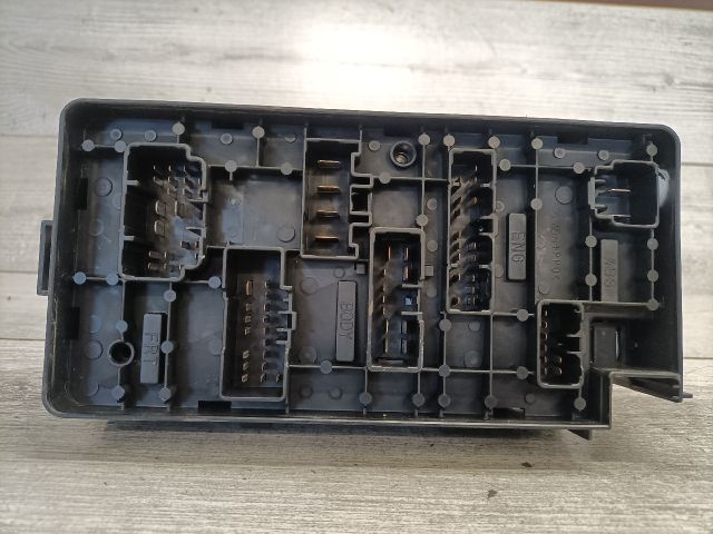 bontott CHEVROLET LACETTI Biztosítéktábla Utastér