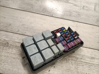 bontott CHEVROLET LACETTI Biztosítéktábla Utastér