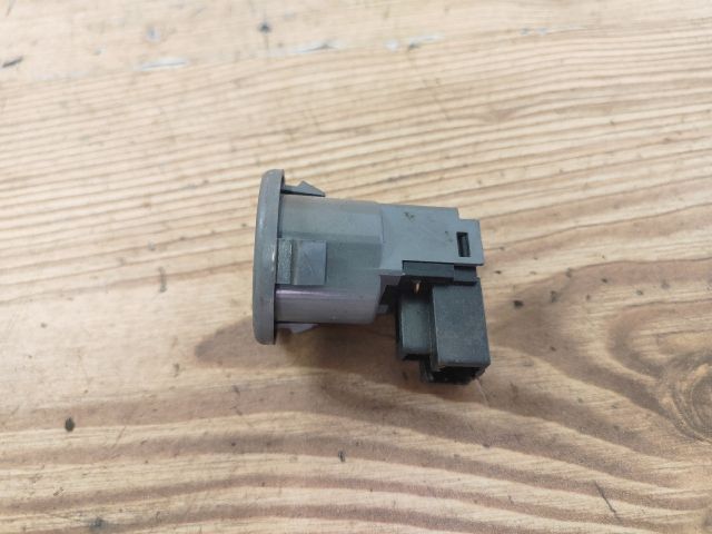 bontott CHEVROLET LACETTI Csomagtér Nyitó Kar / Gomb