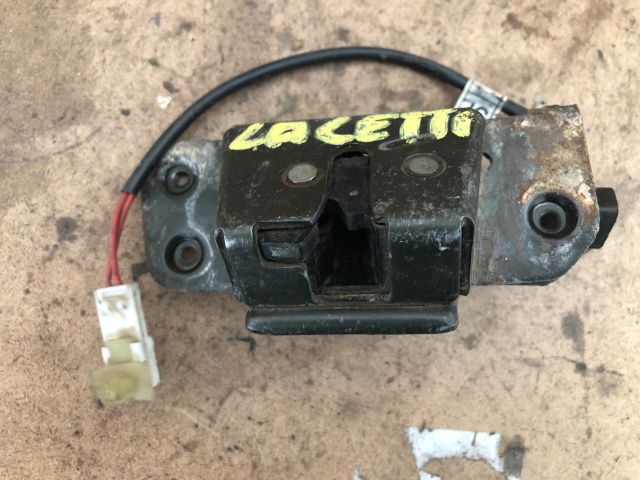 bontott CHEVROLET LACETTI Csomagtérajtó Zárszerkezet