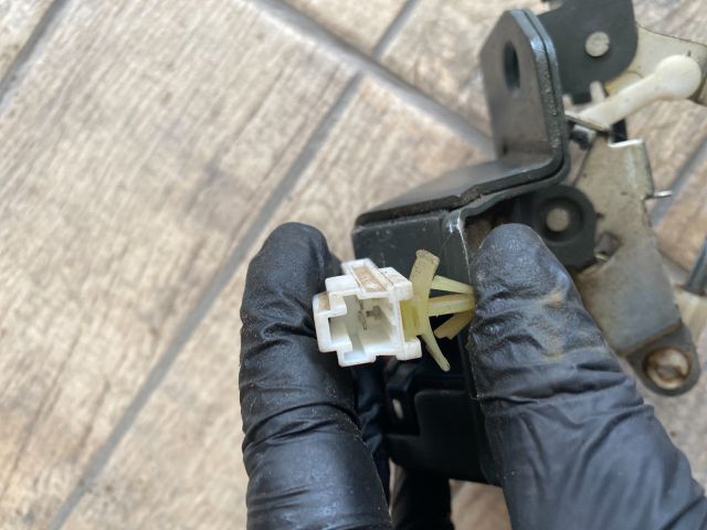 bontott CHEVROLET LACETTI Csomagtérajtó Zárszerkezet