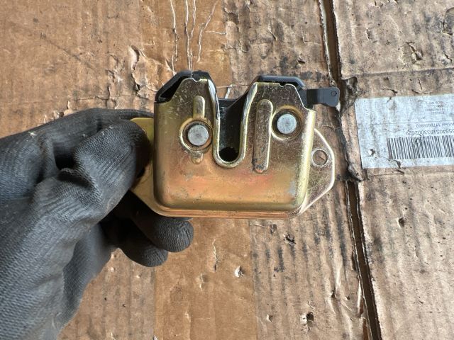 bontott CHEVROLET LACETTI Csomagtérajtó Zárszerkezet