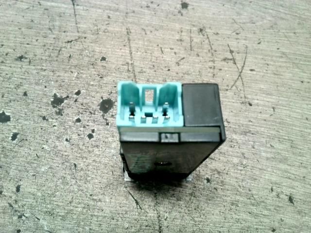 bontott CHEVROLET LACETTI Hátsó Ködzárófény Kapcsoló