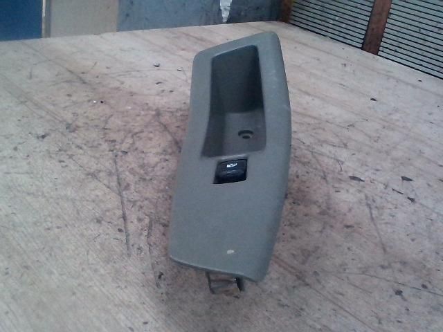 bontott CHEVROLET LACETTI Jobb első Ablakemelő Kapcsoló