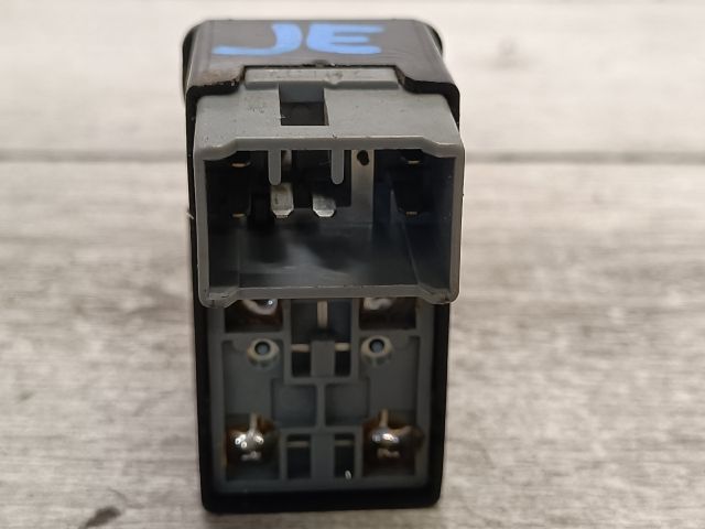 bontott CHEVROLET LACETTI Jobb első Ablakemelő Kapcsoló