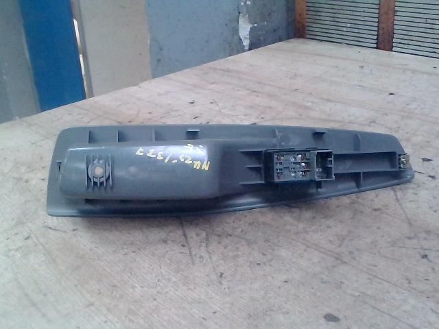 bontott CHEVROLET LACETTI Jobb első Ablakemelő Kapcsoló