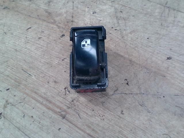 bontott CHEVROLET LACETTI Jobb első Ablakemelő Kapcsoló