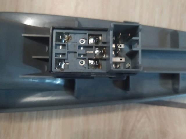 bontott CHEVROLET LACETTI Jobb első Ablakemelő Kapcsoló