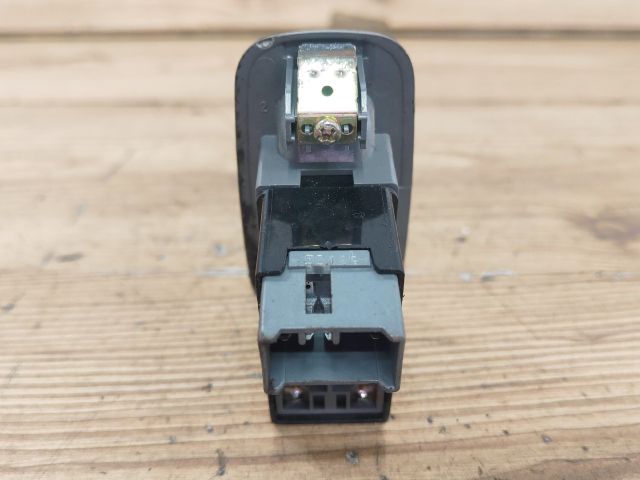 bontott CHEVROLET LACETTI Jobb első Ablakemelő Kapcsoló