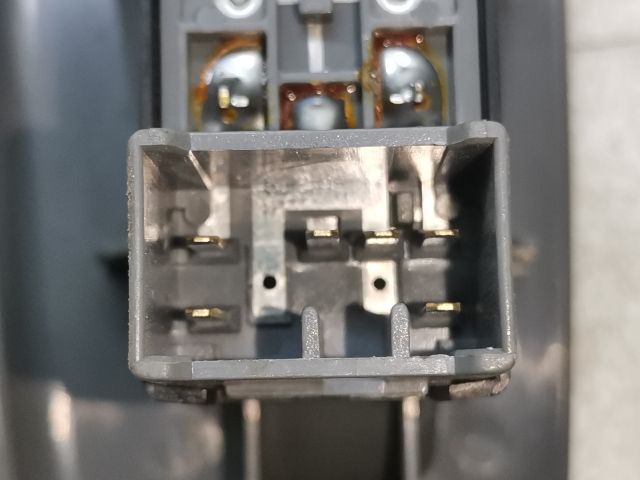 bontott CHEVROLET LACETTI Jobb hátsó Ablakemelő Kapcsoló