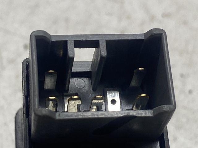 bontott CHEVROLET LACETTI Jobb hátsó Ablakemelő Kapcsoló