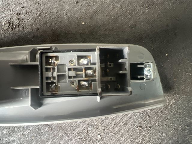 bontott CHEVROLET LACETTI Jobb hátsó Ablakemelő Kapcsoló