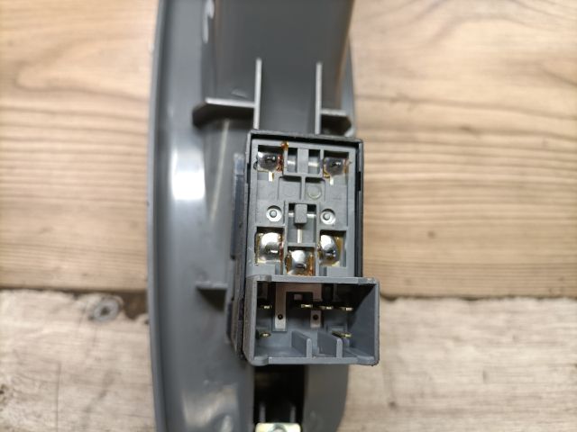 bontott CHEVROLET LACETTI Jobb hátsó Ablakemelő Kapcsoló