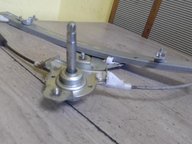 bontott CHEVROLET LACETTI Jobb hátsó Ablakemelő Szerkezet (Mechanikus)