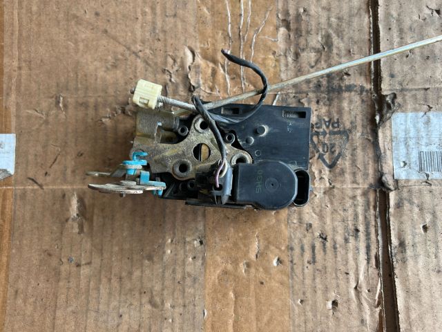 bontott CHEVROLET LACETTI Jobb hátsó Ajtózár