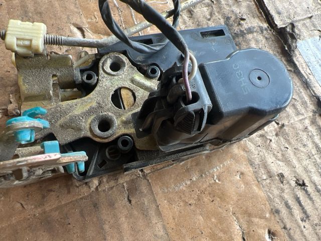 bontott CHEVROLET LACETTI Jobb hátsó Ajtózár