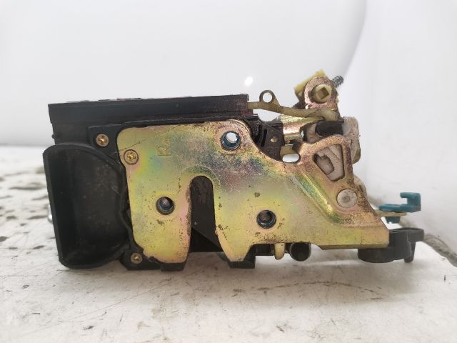 bontott CHEVROLET LACETTI Jobb hátsó Ajtózár