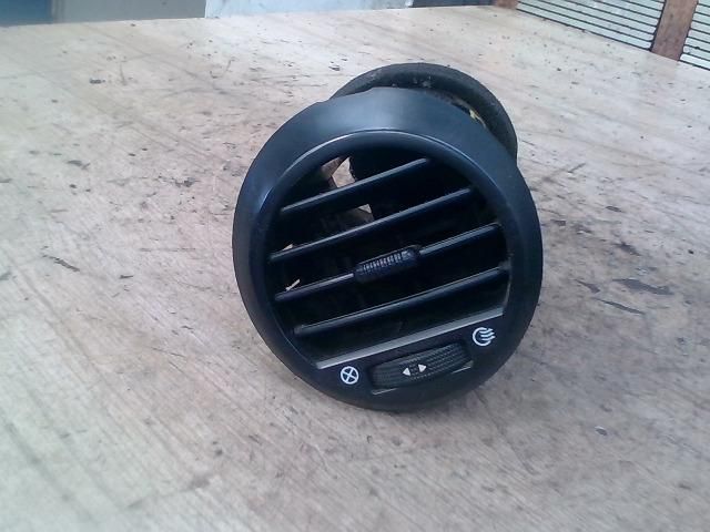 bontott CHEVROLET LACETTI Középső Bal Szellőző