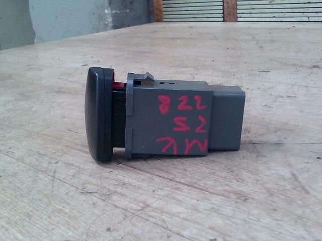 bontott CHEVROLET LACETTI Vészvillogó Kapcsoló