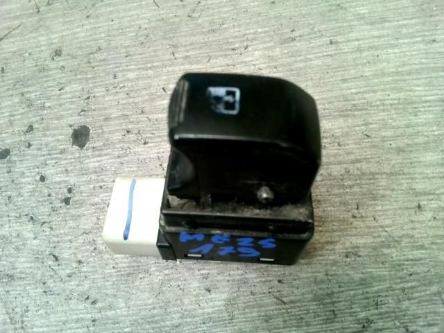 bontott CHEVROLET MATIZ Jobb első Ablakemelő Kapcsoló