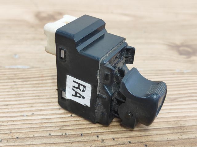 bontott CHEVROLET MATIZ Jobb első Ablakemelő Kapcsoló