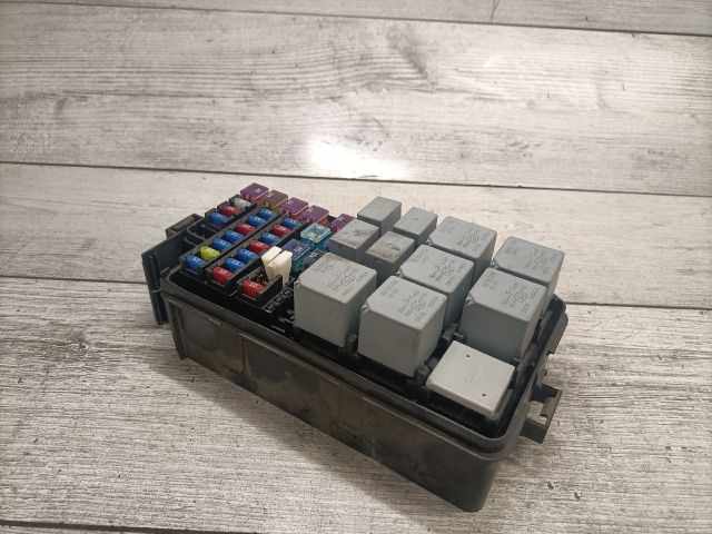 bontott CHEVROLET NUBIRA Biztosítéktábla Utastér