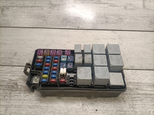 bontott CHEVROLET NUBIRA Biztosítéktábla Utastér