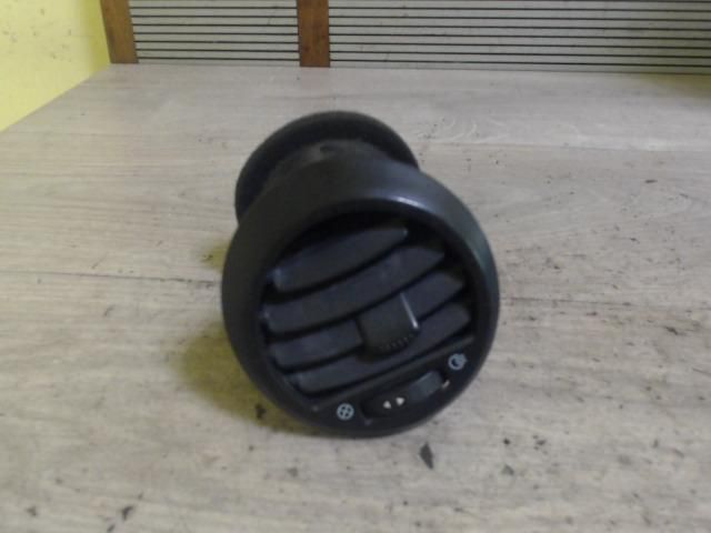 bontott CHEVROLET NUBIRA Középső Bal Szellőző